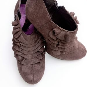 Madden Girl Raleigh Taupe Fab Size 10